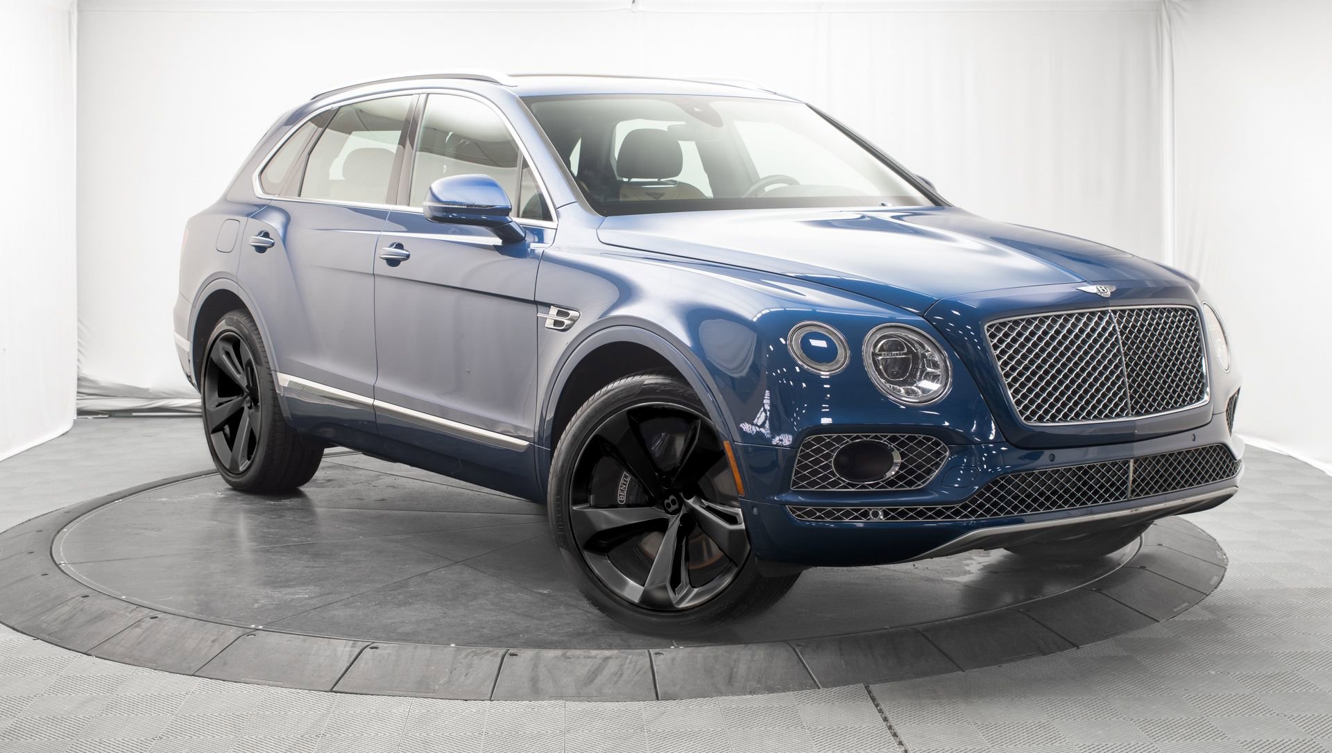 Used 2018 Bentley Bentayga Activity AWD/4WD image 1