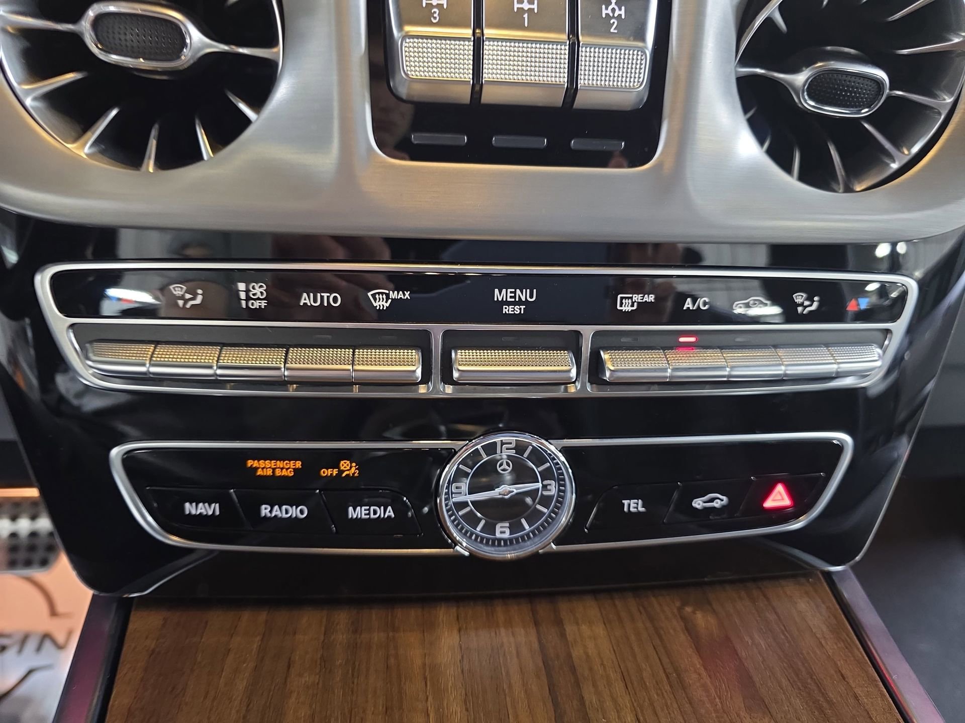 Used 2024 Mercedes-Benz G 550 image 24