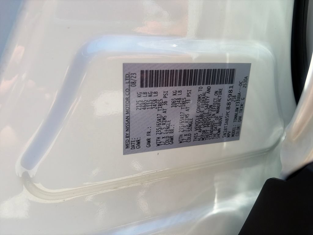 Used 2023 Nissan Rogue S AWD/4WD image 29