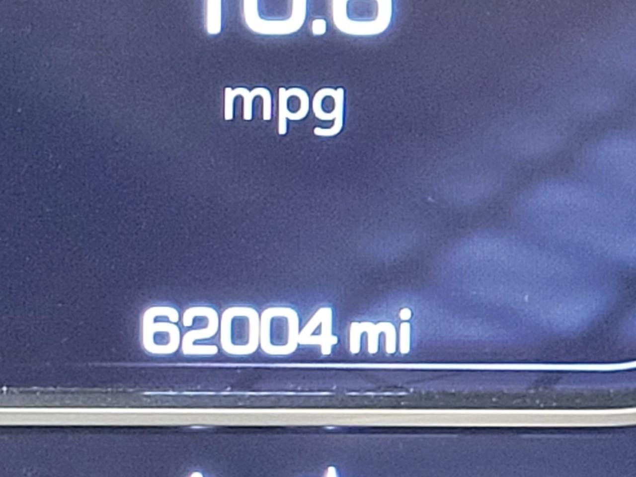 Used 2022 GMC Yukon Denali image 3