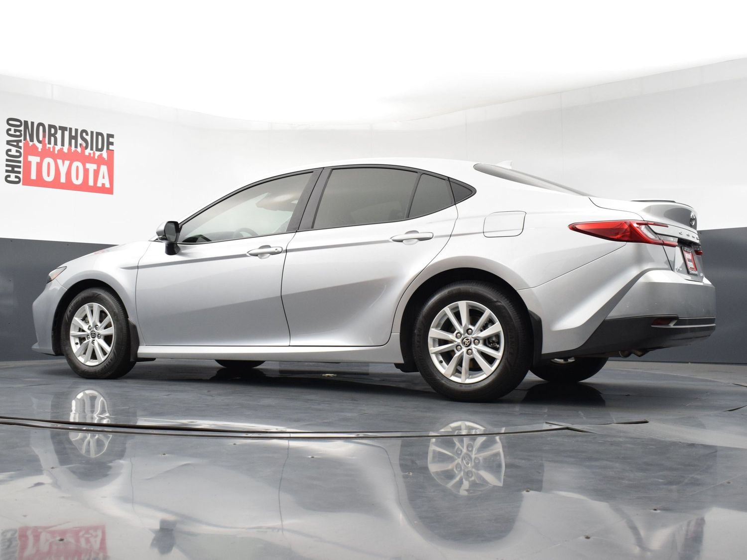Used 2025 Toyota Camry LE w/ Convenience Package FWD image 27