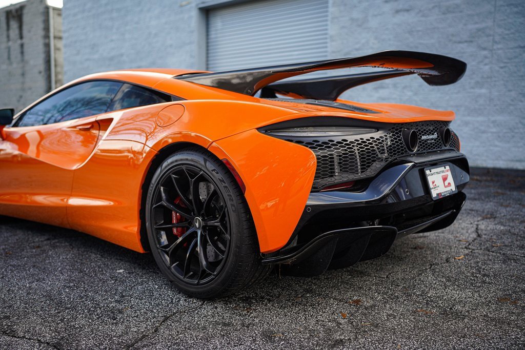 Used 2023 McLaren Artura image 15