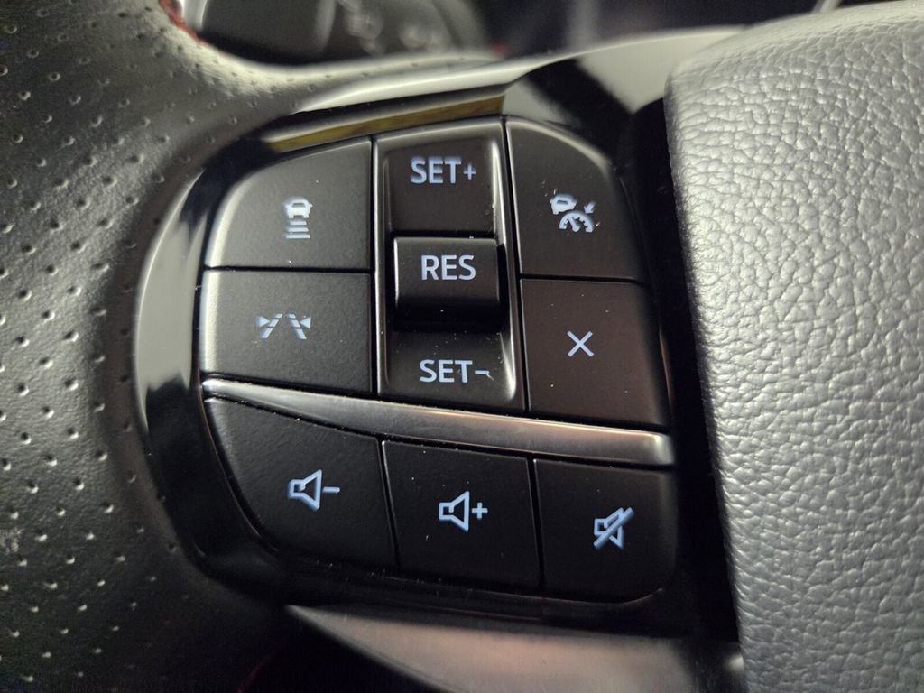 Used 2025 Ford Explorer ST-Line w/ ST-Line Street Pack image 18