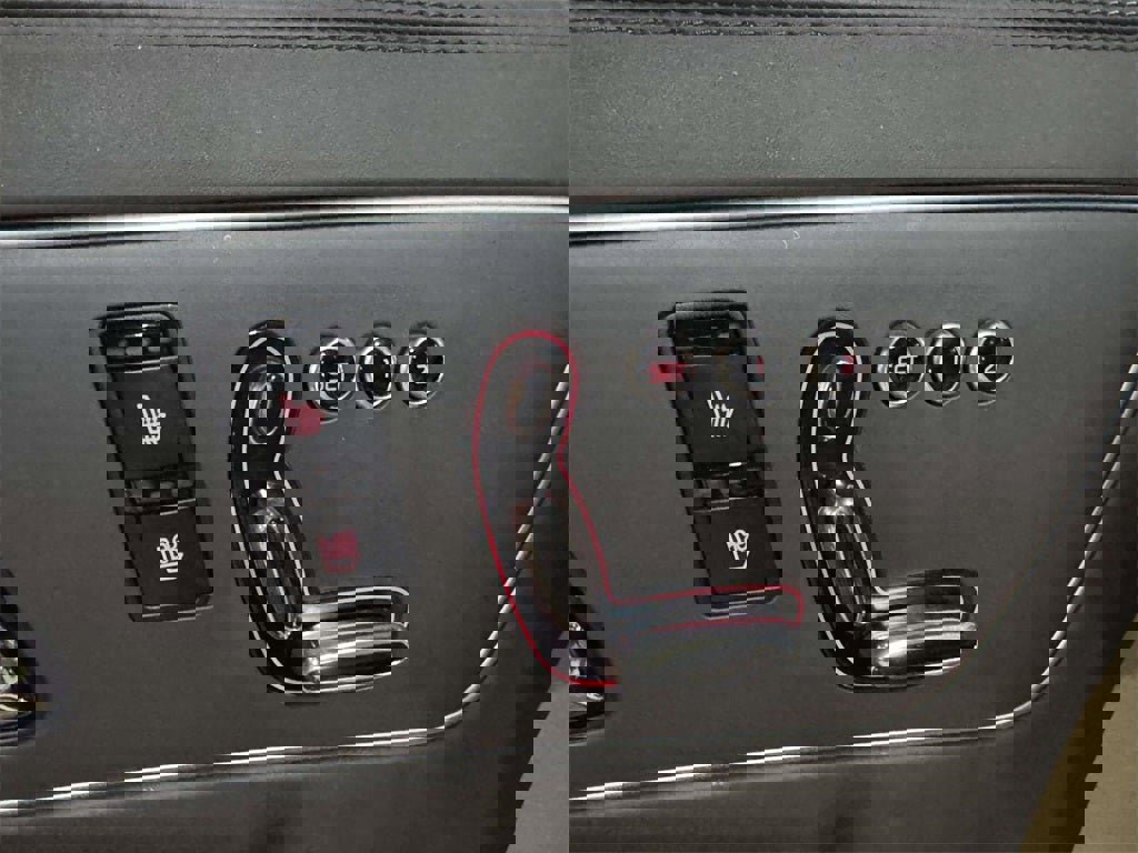 Used 2016 Kia K900 Luxury image 17