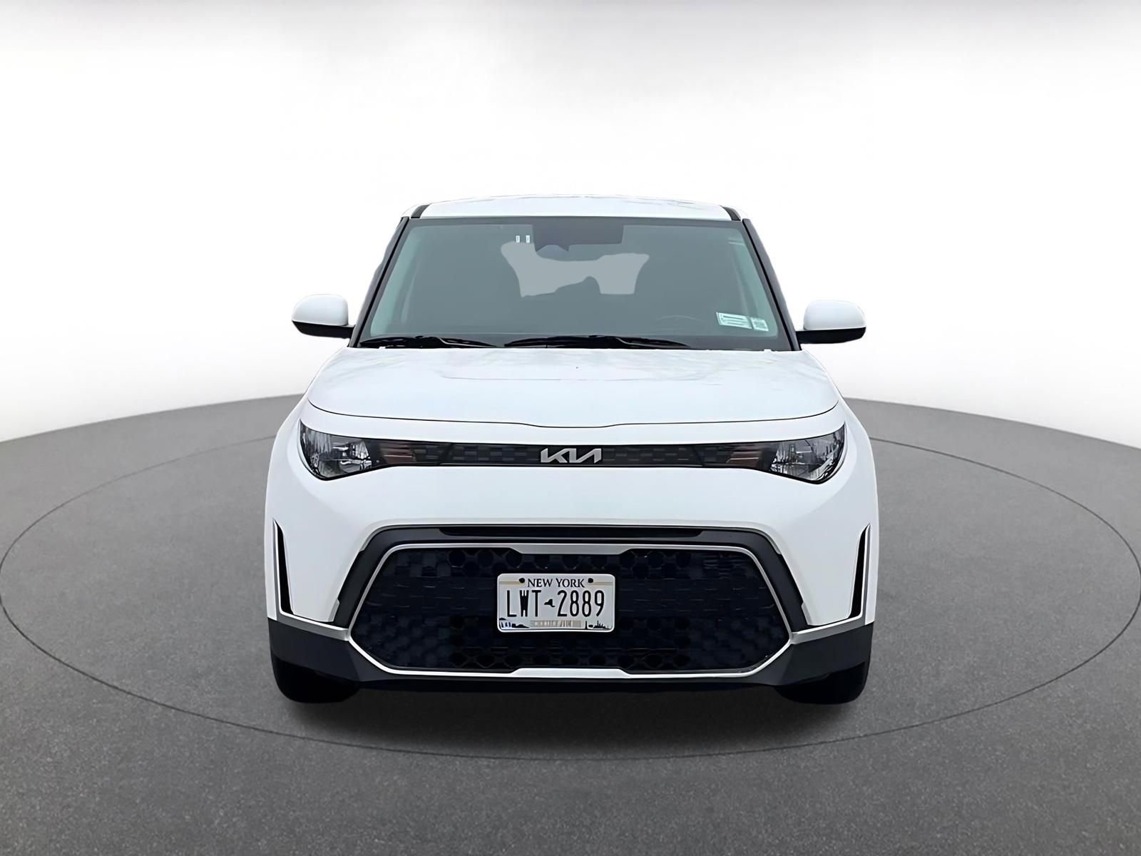 Used 2025 Kia Soul LX w/ LX Technology Package image 4