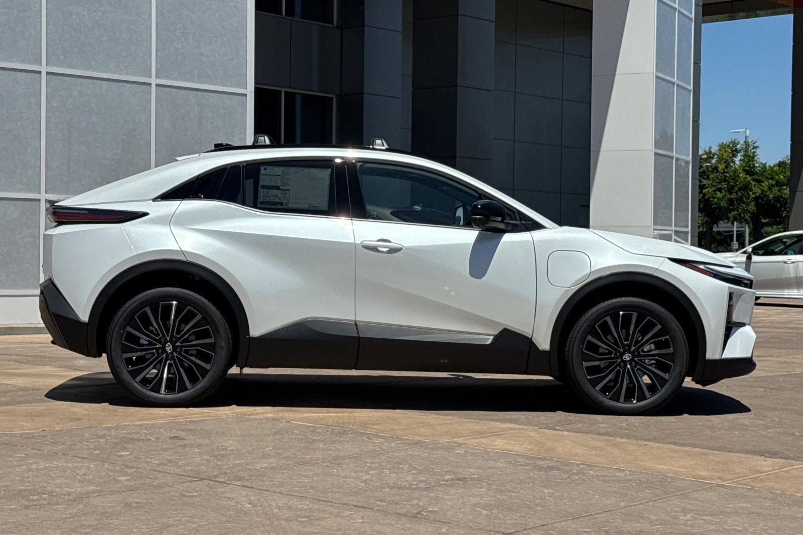 New 2026 Toyota C-HR AWD/4WD video 3