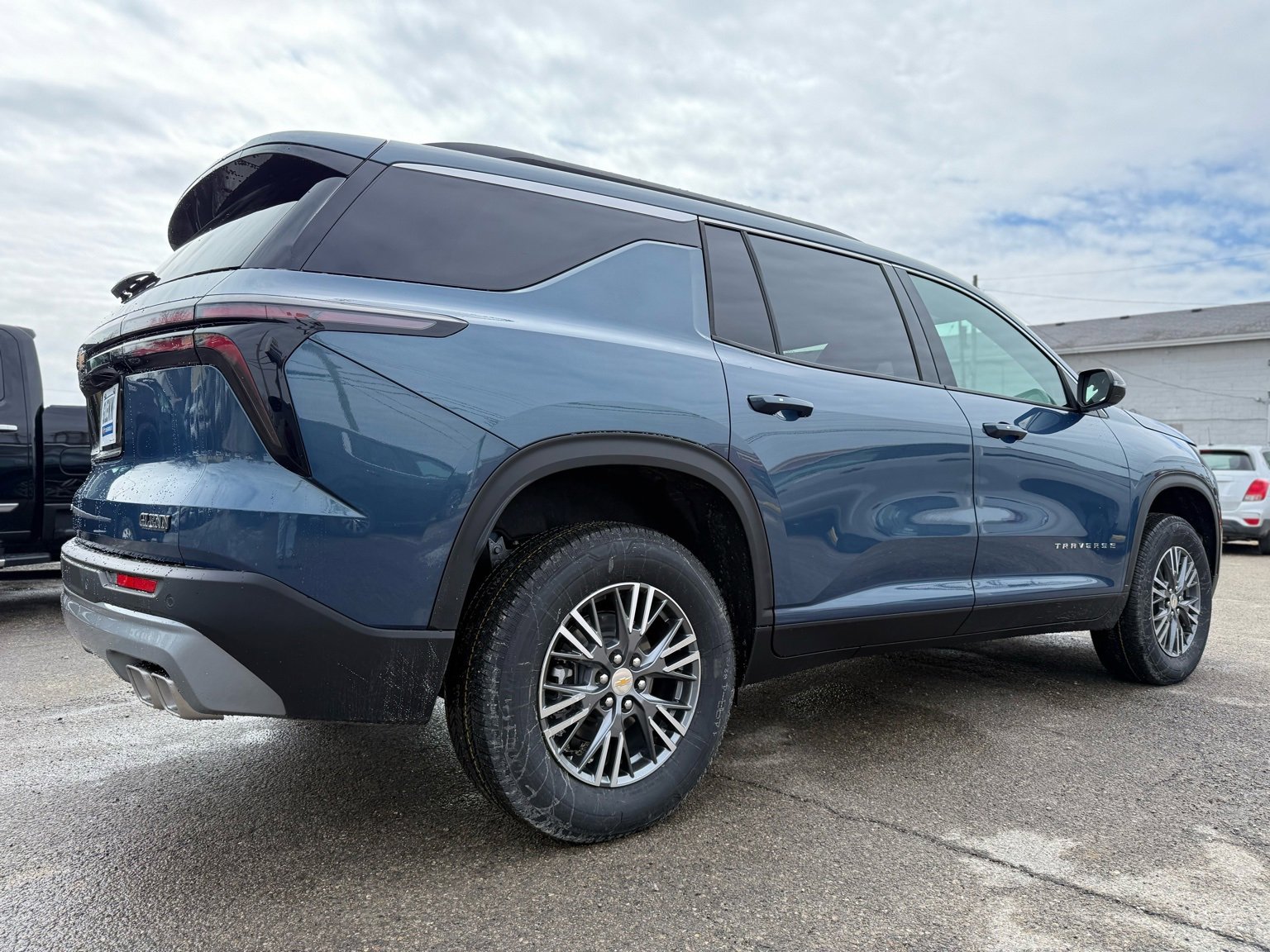 New 2026 Chevrolet Traverse LT image 8