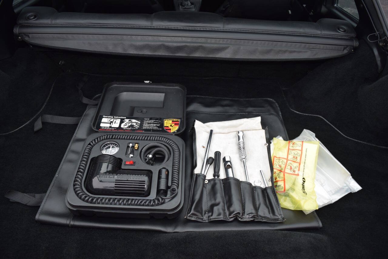 Used 1988 Porsche 944 Turbo Coupe RWD image 75