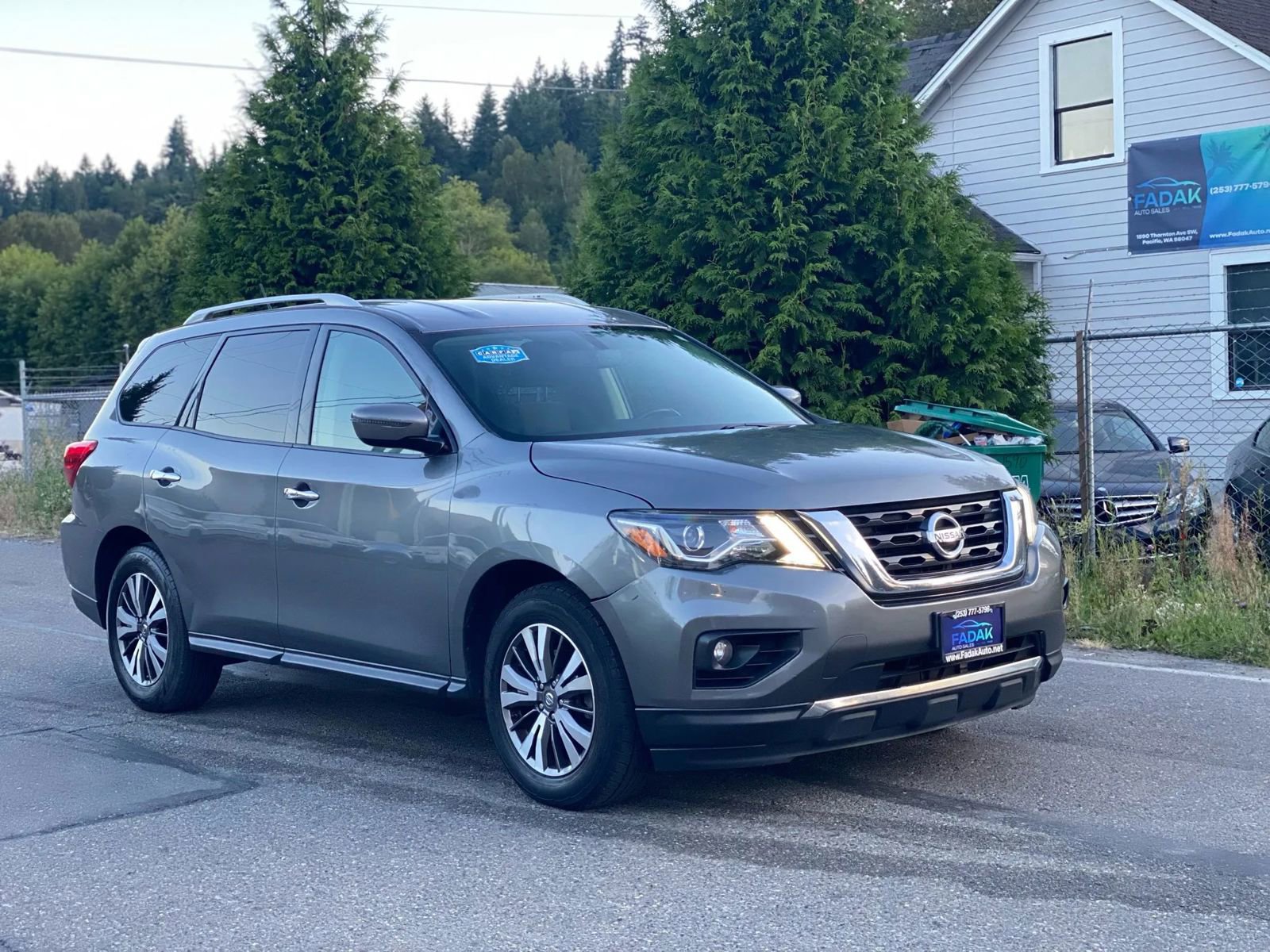 Used 2017 Nissan Pathfinder SV