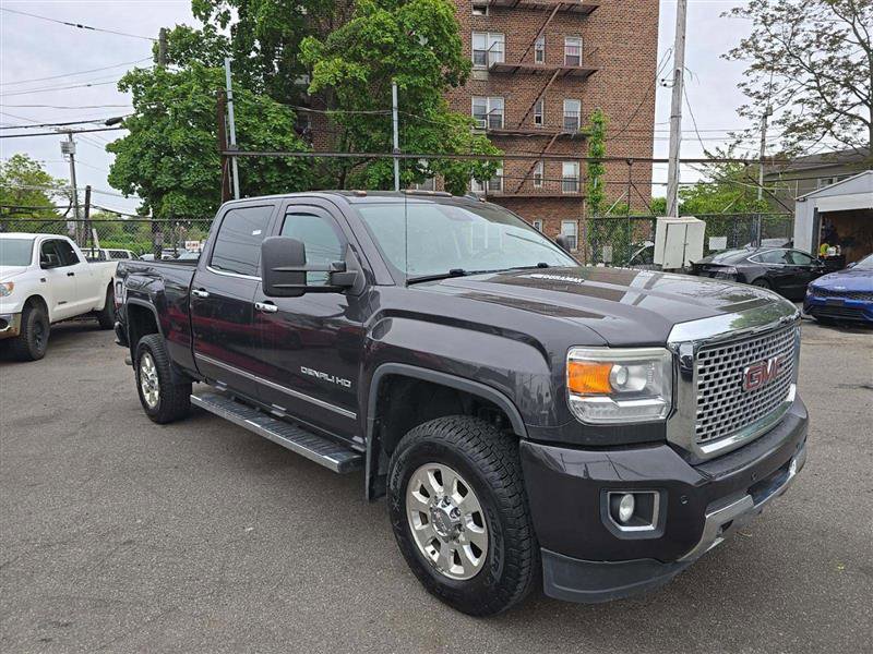 Used 2015 GMC Sierra 2500 Denali w/ Duramax Plus Package AWD/4WD image 2
