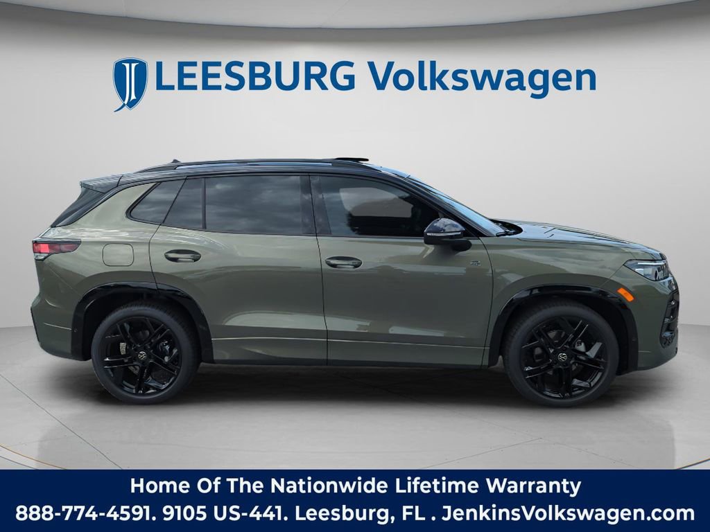 New 2026 Volkswagen Tiguan SE R-Line image 3