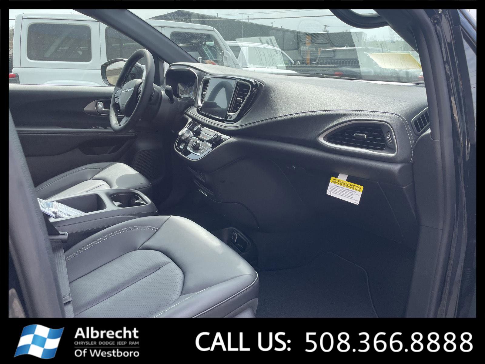 New 2026 Chrysler Pacifica Select image 16