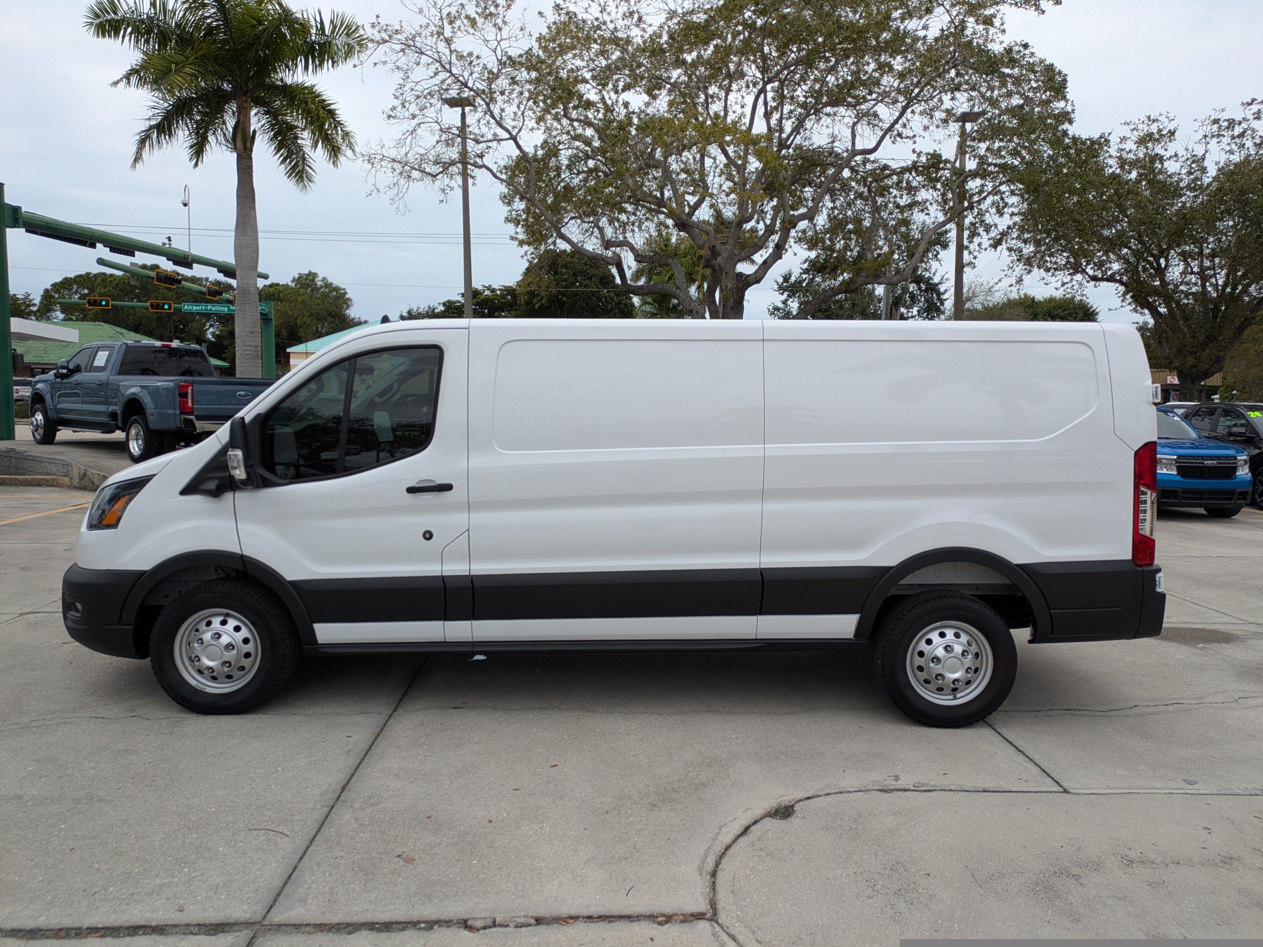 Used 2025 Ford Transit 350 148 Low Roof AWD w/ Load Area Protection Package image 3