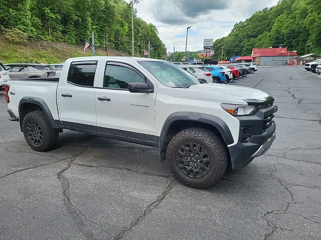 Used 2024 Chevrolet Colorado Trail Boss w/ Advanced Trailering Package AWD/4WD image 5