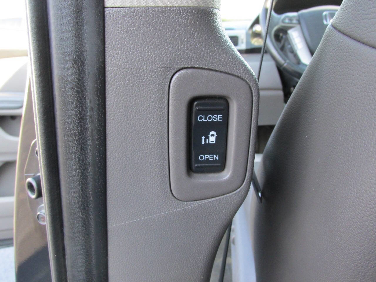 Used 2017 Honda Odyssey EX-L image 18