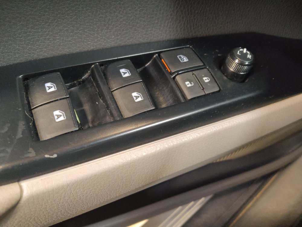 Used 2020 Toyota Camry LE w/ Cold Weather Package AWD/4WD image 27