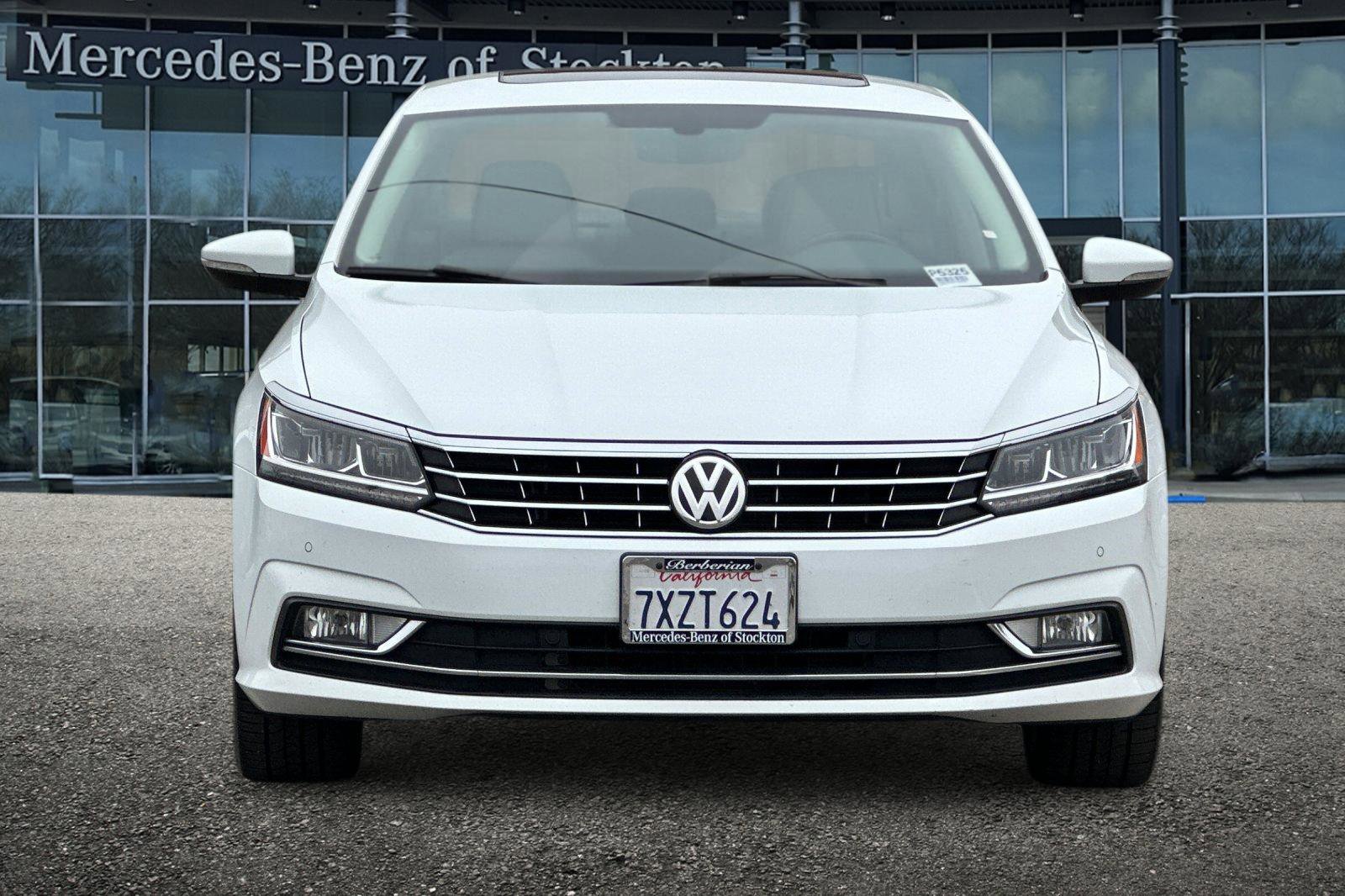 Used 2017 Volkswagen Passat 1.8T SE image 9