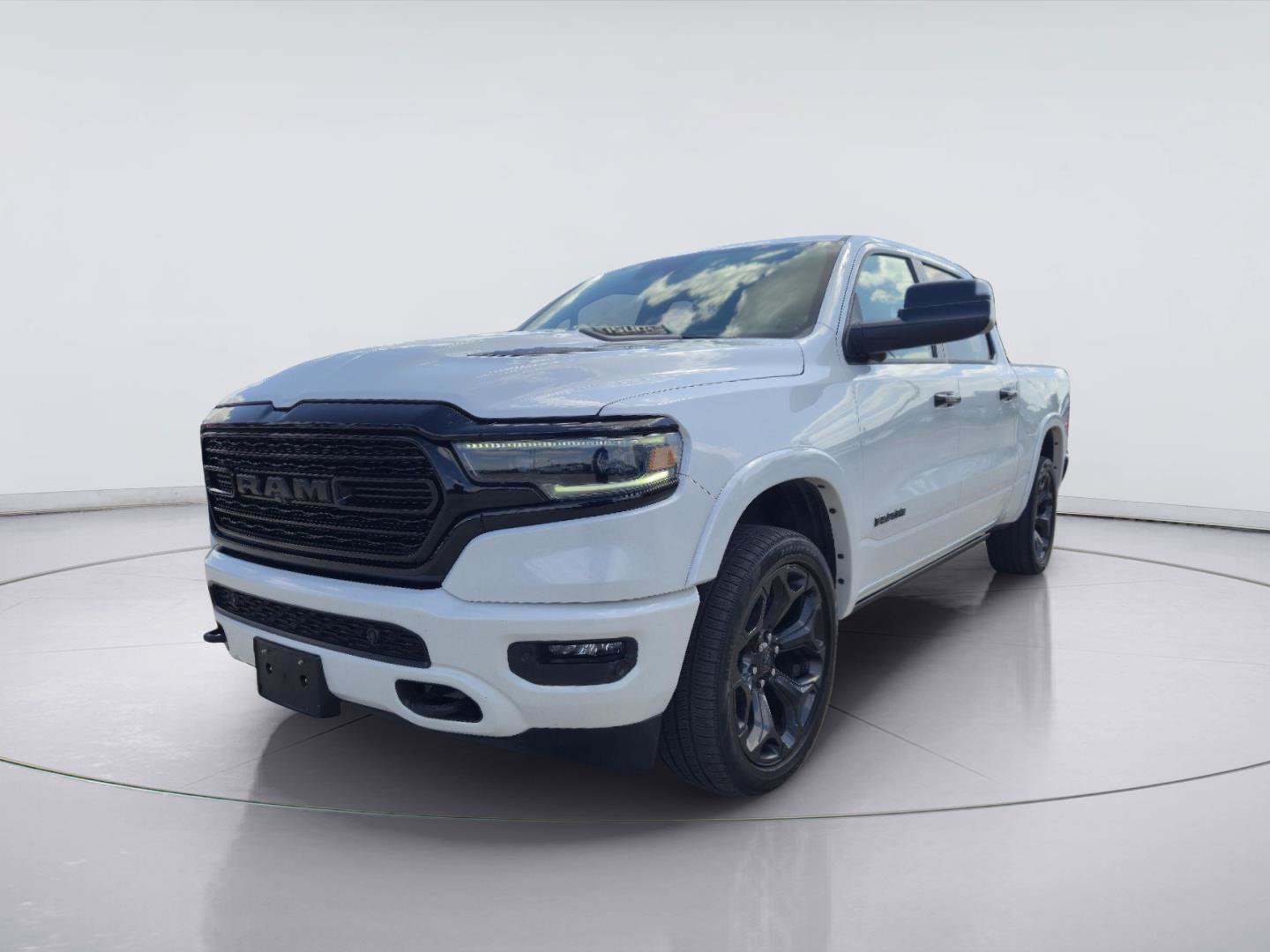 Used 2023 RAM 1500 Limited AWD/4WD image 1