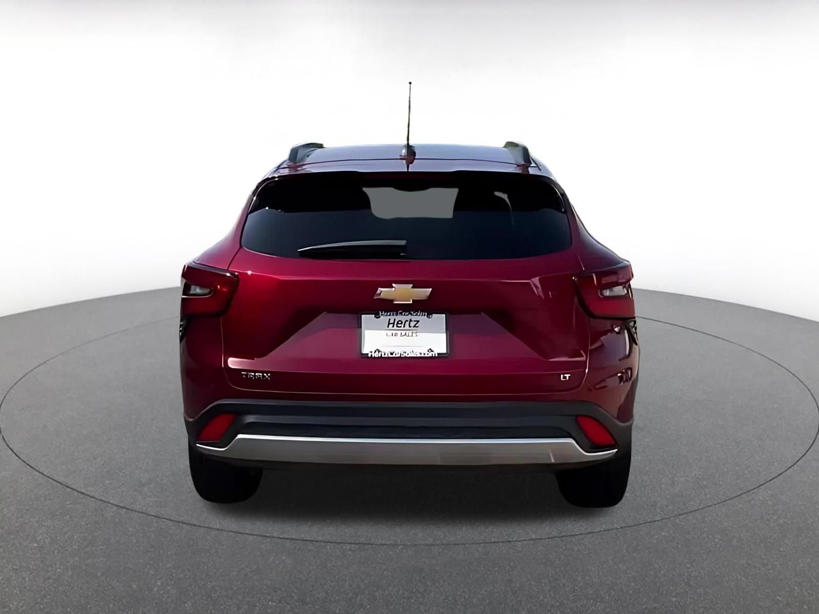 Used 2025 Chevrolet Trax LT w/ LT Convenience Package FWD image 11