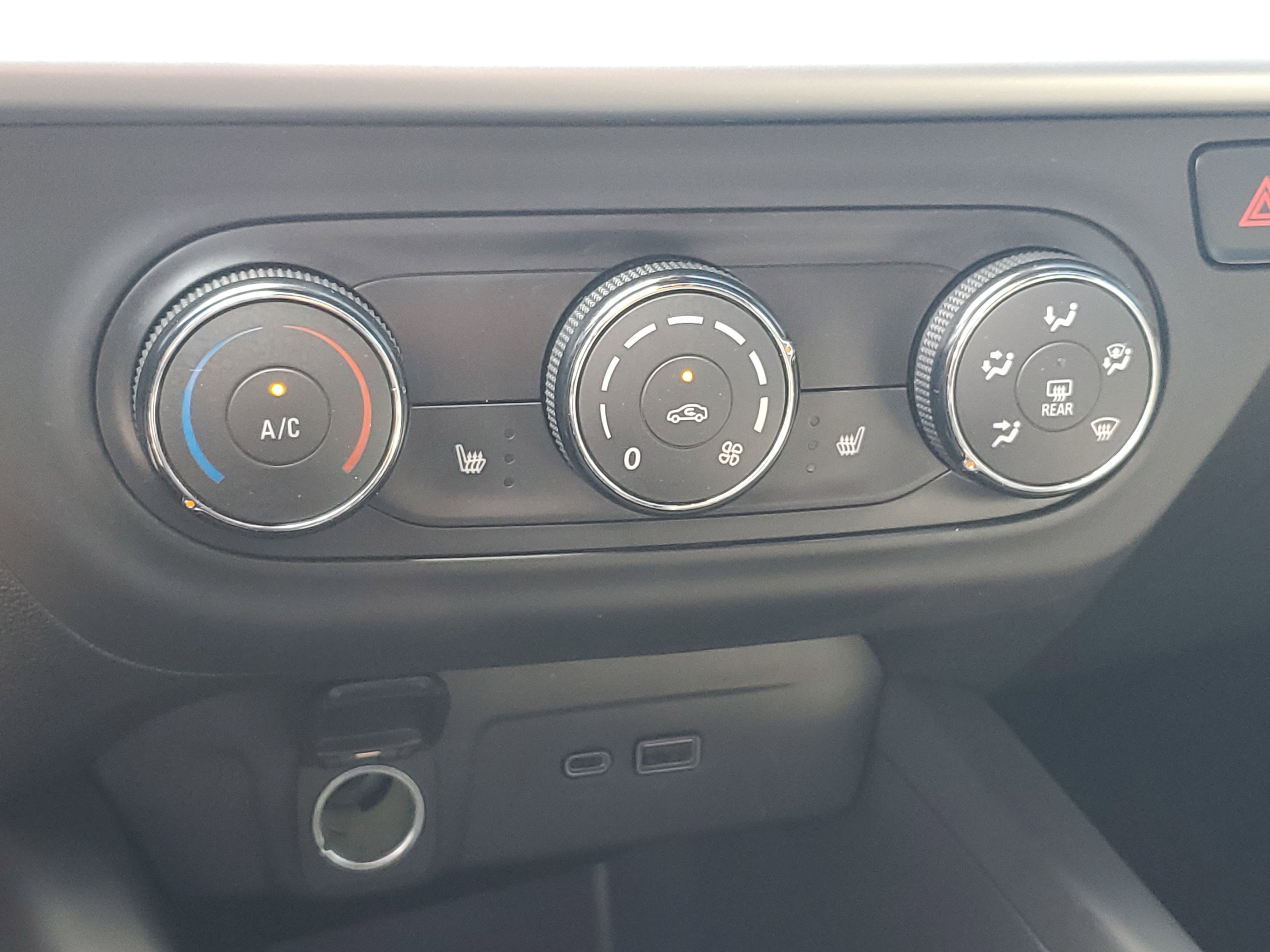 Used 2024 Chevrolet Trax RS w/ Driver Confidence Package image 22