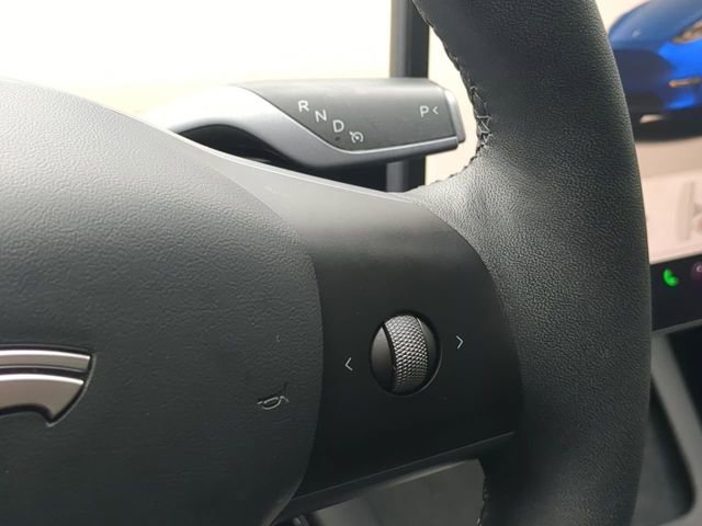 Used 2022 Tesla Model Y Performance image 34