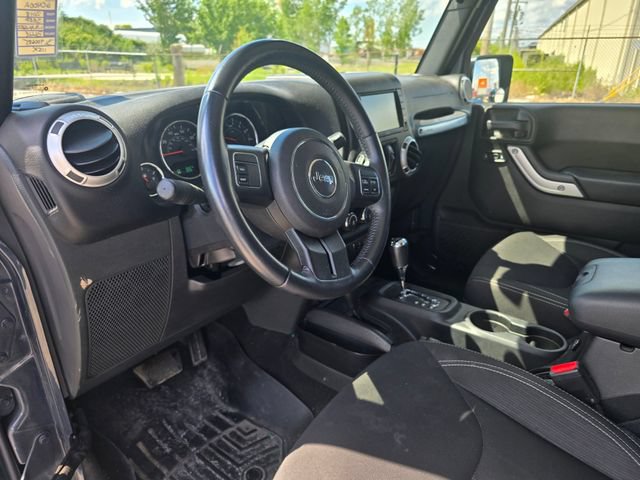 Used 2018 Jeep Wrangler Unlimited Sahara AWD/4WD image 12