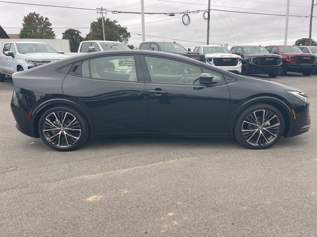 Used 2024 Toyota Prius XLE image 6