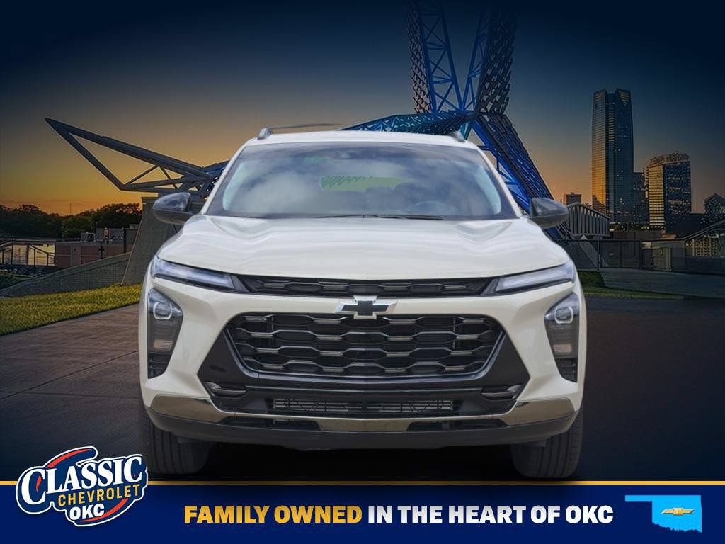 Used 2026 Chevrolet Trax ACTIV w/ Driver Confidence Package FWD image 2