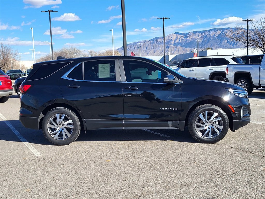 Used 2022 Chevrolet Equinox LT image 2