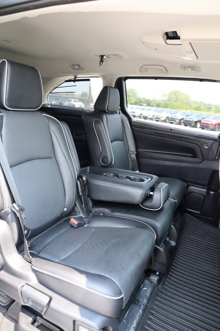 Used 2025 Honda Odyssey Elite image 16