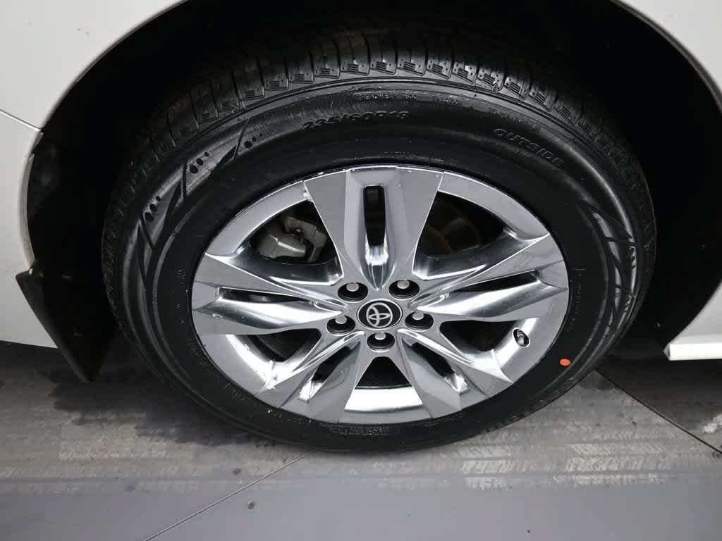 Used 2024 Toyota Sienna XLE w/ XLE Plus Package AWD/4WD image 12