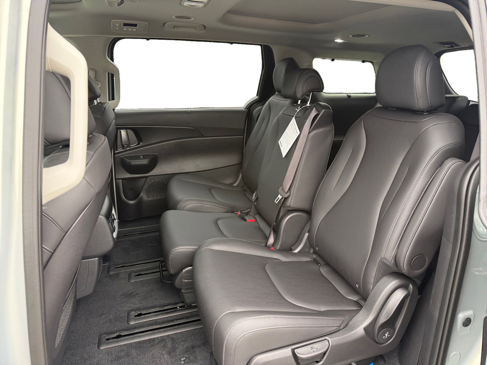 New 2026 Kia Carnival SX FWD image 16