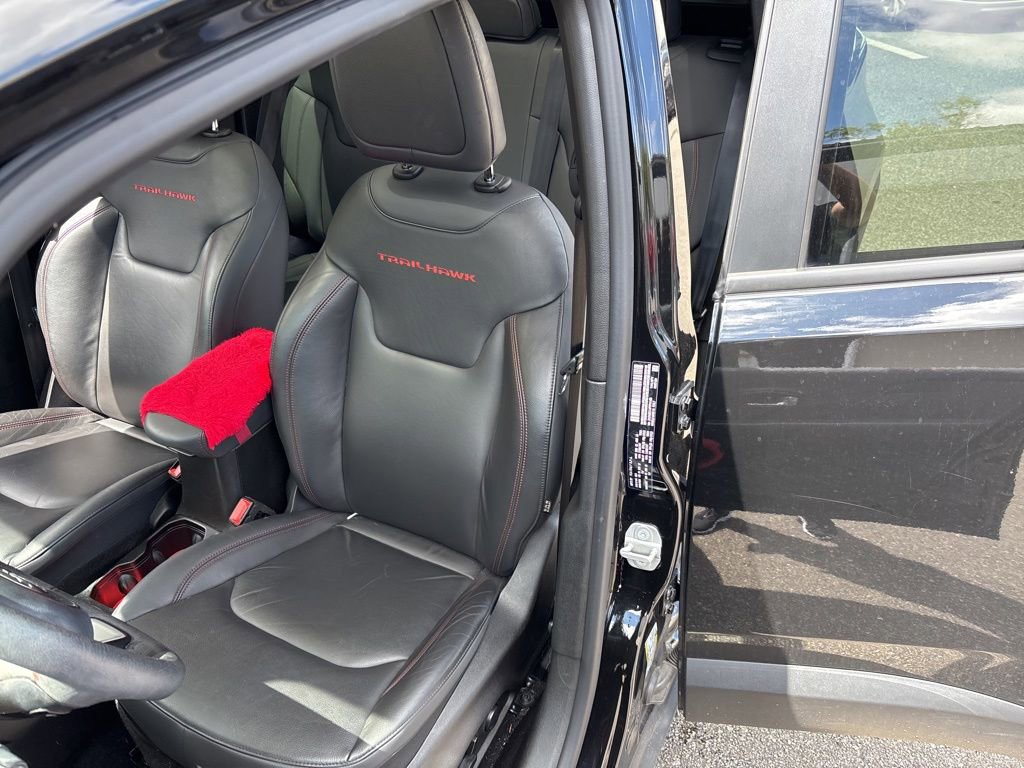 Used 2023 Jeep Renegade Trailhawk w/ Sun/Sound Group AWD/4WD image 3