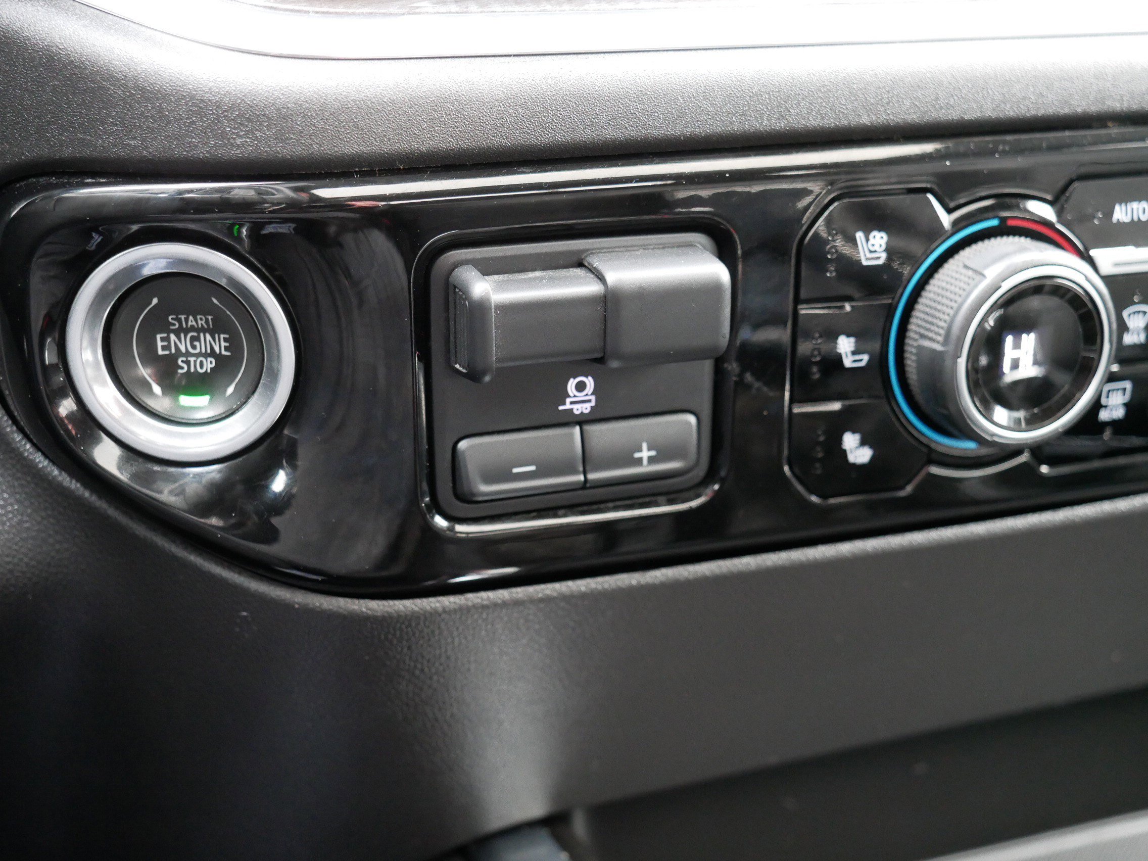 Used 2023 Chevrolet Silverado 1500 LTZ w/ LTZ Premium Package image 32