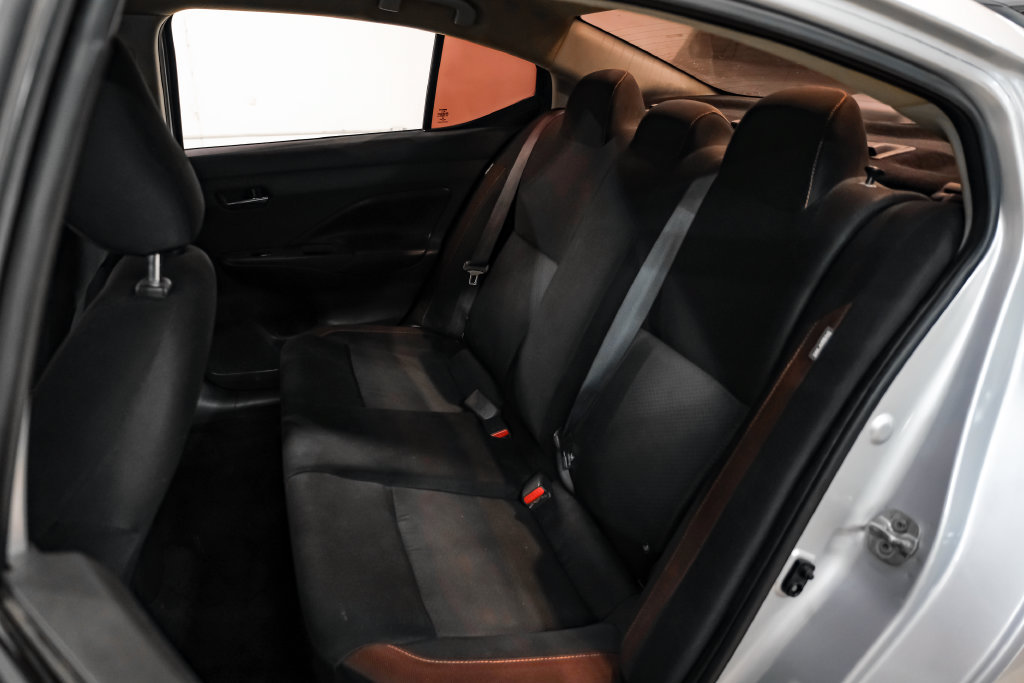 Used 2020 Nissan Versa SR FWD image 34