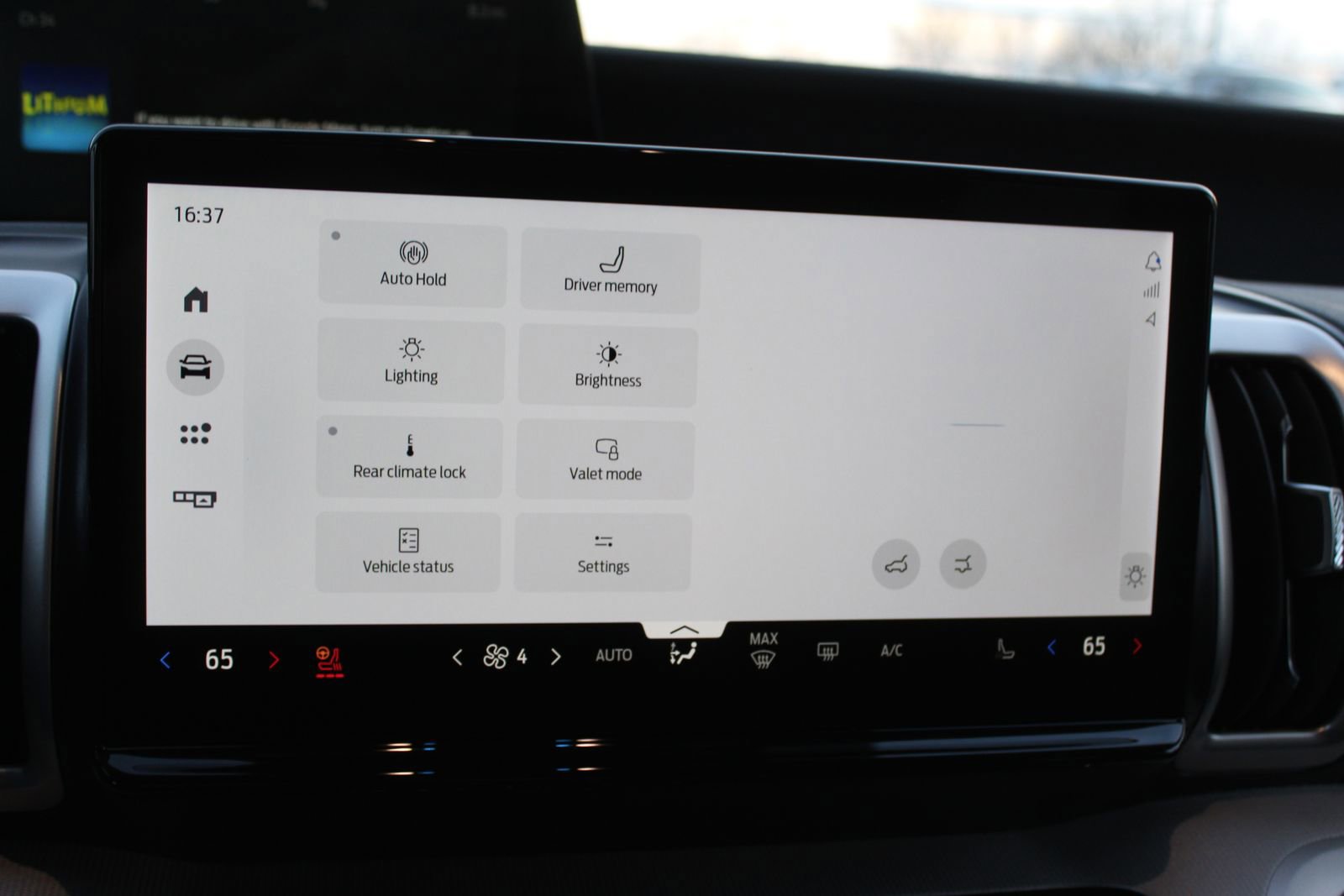 New 2025 Ford Expedition Active image 31