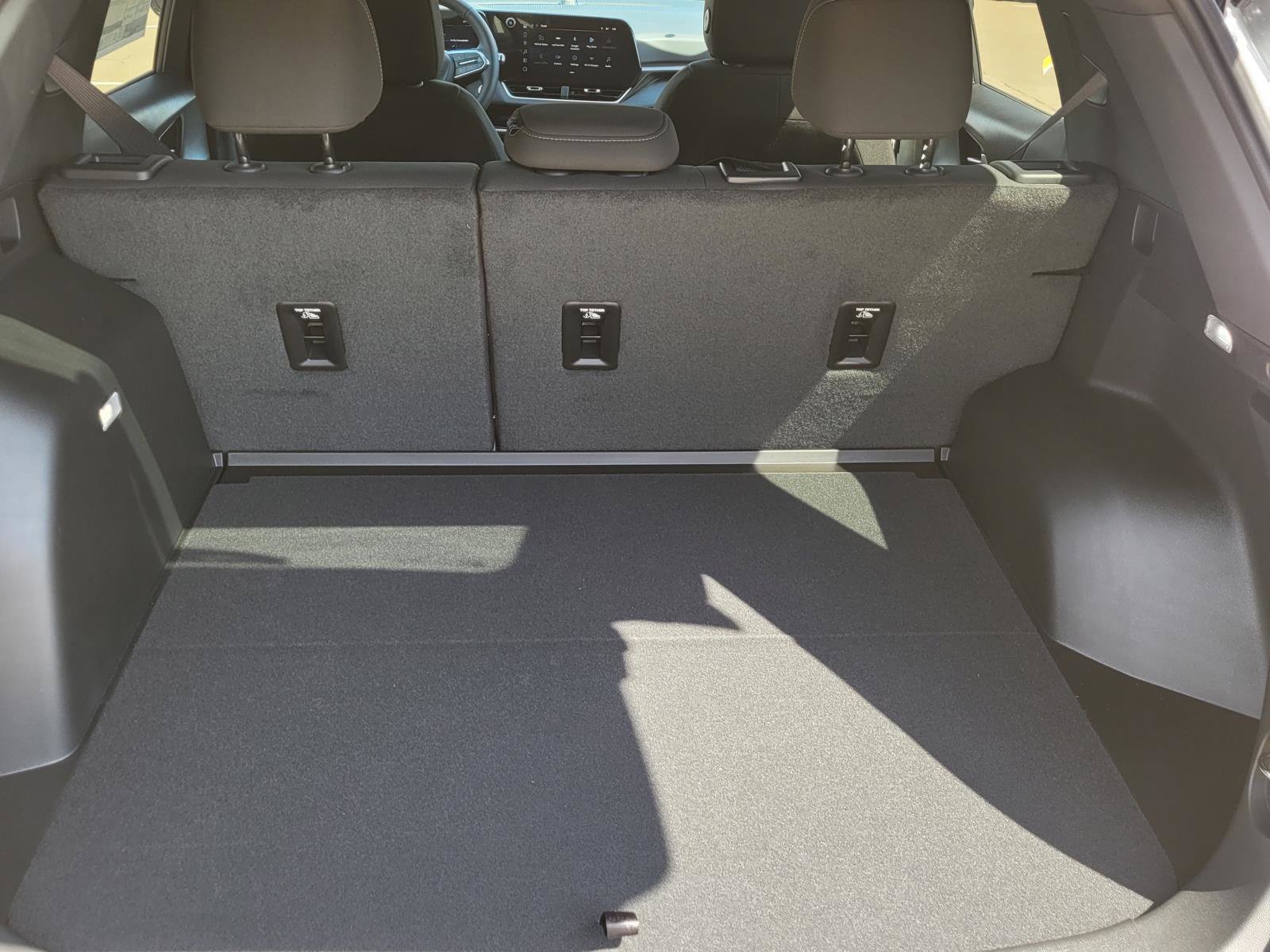 New 2027 Chevrolet Equinox LT FWD image 7