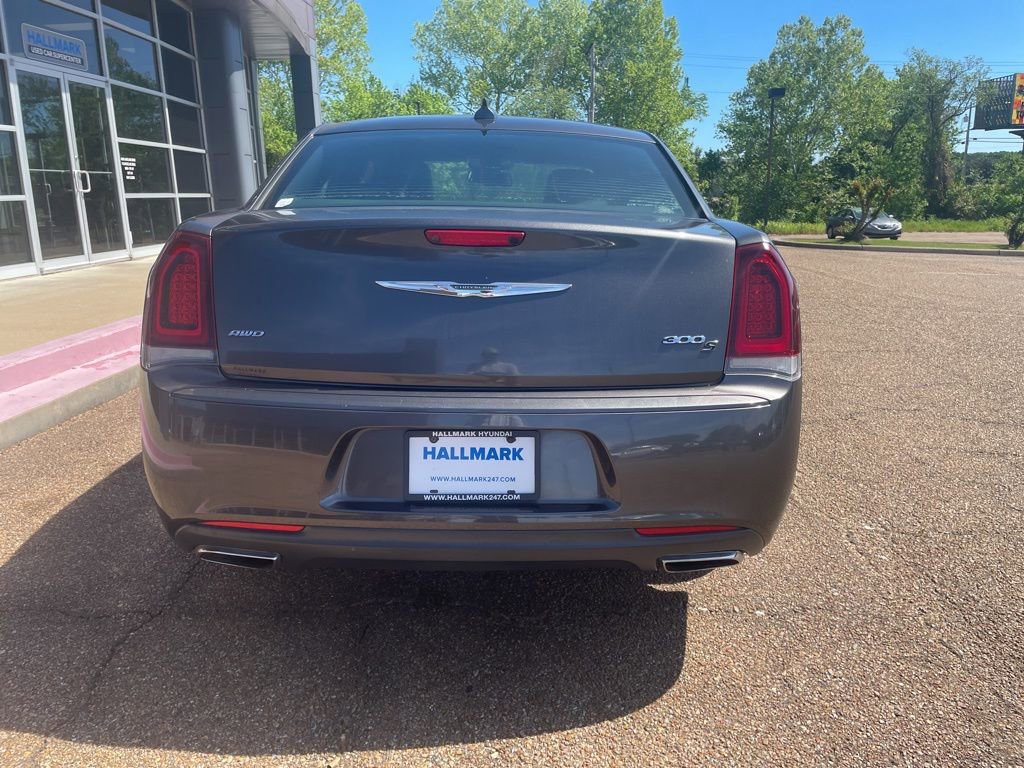 Used 2016 Chrysler 300 S image 6