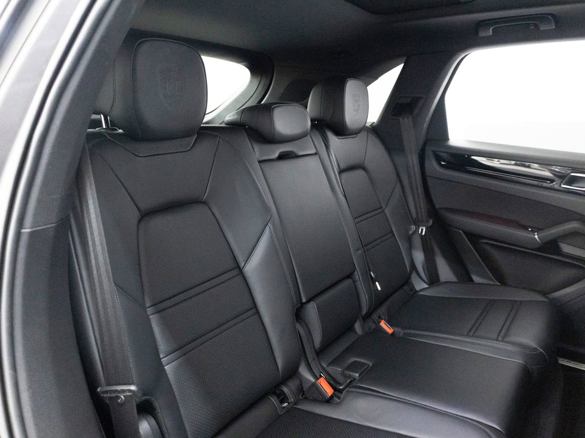 Certified 2023 Porsche Cayenne image 28