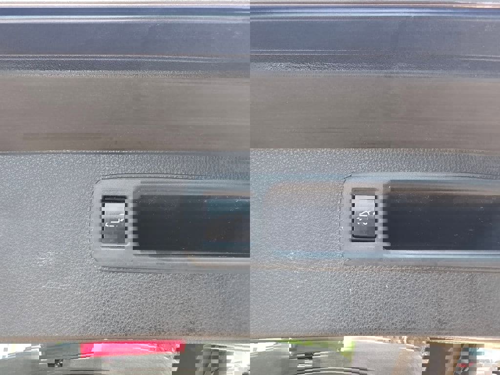 Used 2021 Toyota Highlander XSE image 28