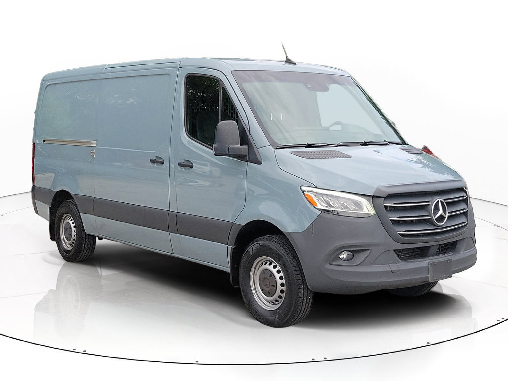 Used 2023 Mercedes-Benz Sprinter 2500 image 4