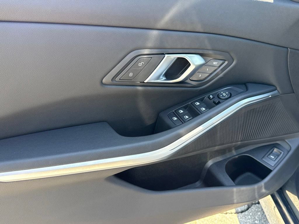Used 2026 BMW 330i Sedan w/ Convenience Package RWD image 19