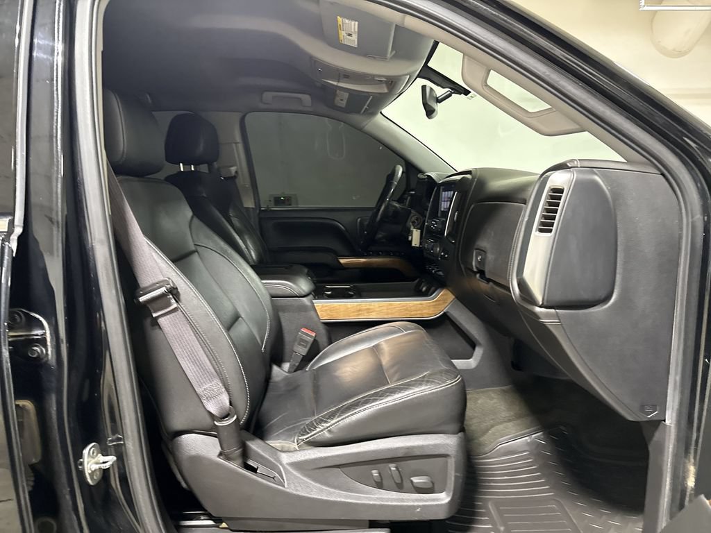 Used 2017 Chevrolet Silverado 1500 LTZ AWD/4WD image 22