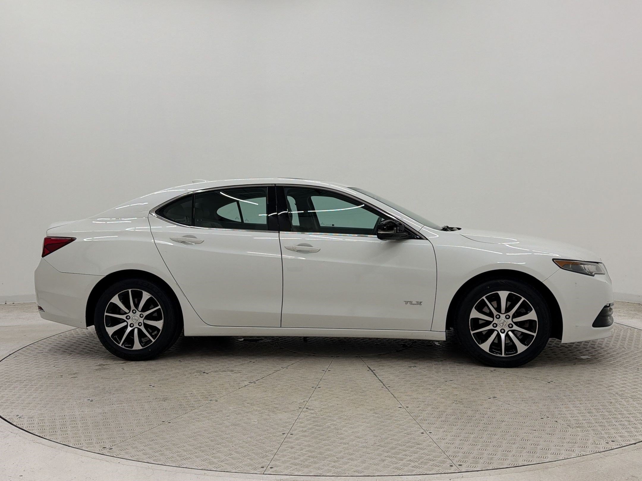 Used 2017 Acura TLX FWD image 8