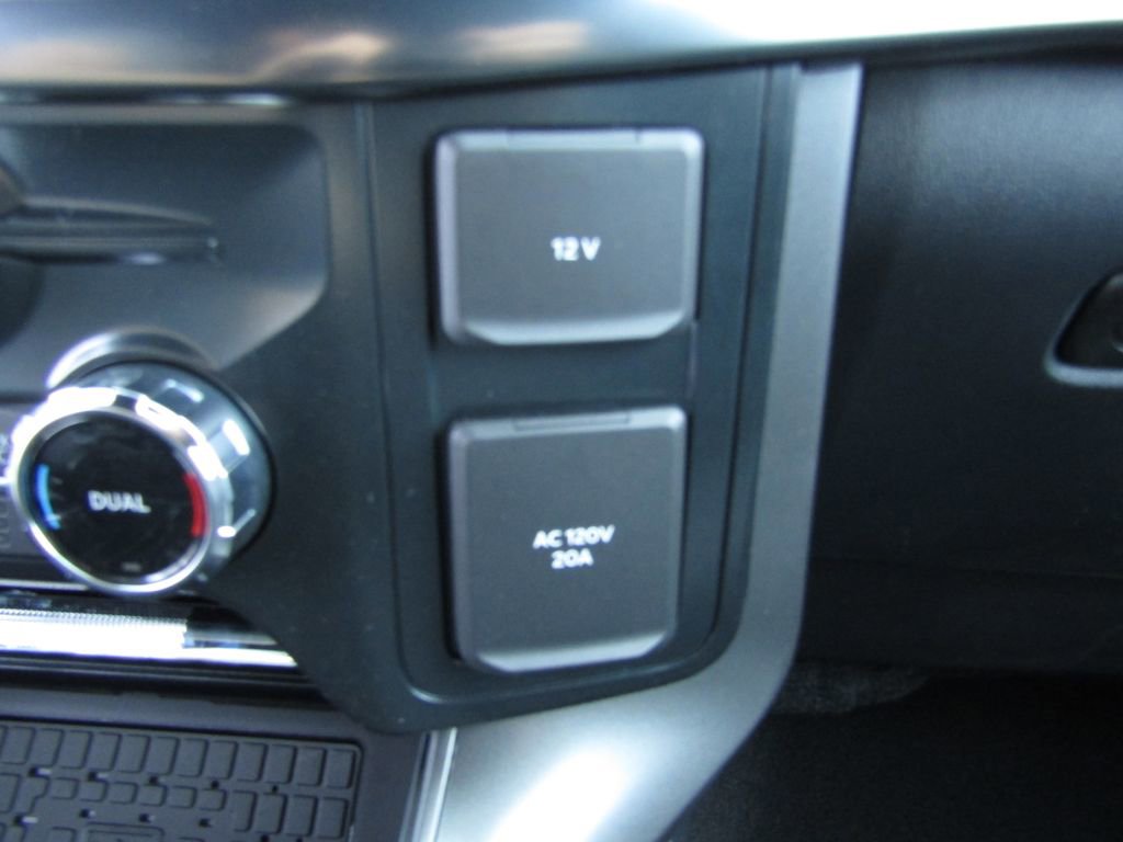 New 2025 Ford F150 Lariat w/ Equipment Group 501A Mid image 28