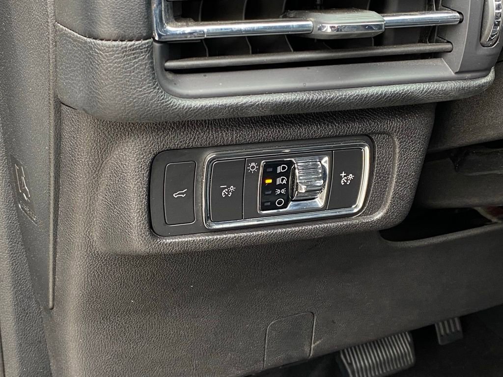 Used 2022 Lincoln Corsair AWD w/ Equipment Group 101A image 13