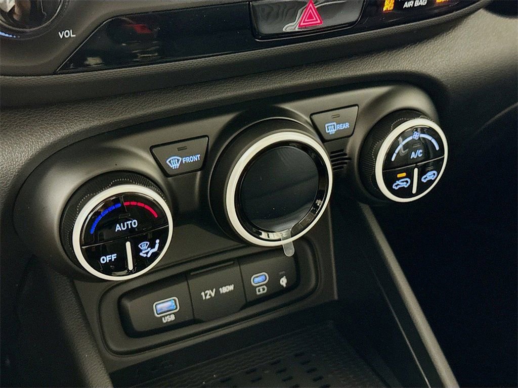 New 2025 Hyundai Venue Limited image 11