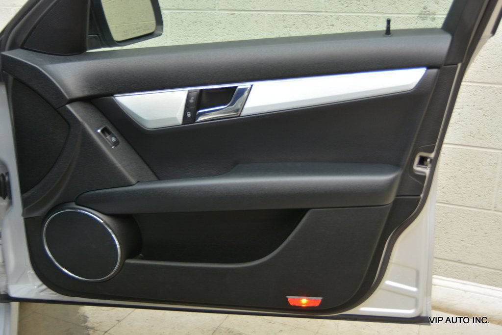 Used 2008 Mercedes-Benz C 300 4MATIC Sedan image 12