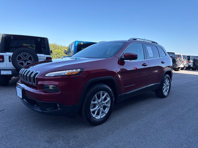 Used 2017 Jeep Cherokee Latitude AWD/4WD image 8