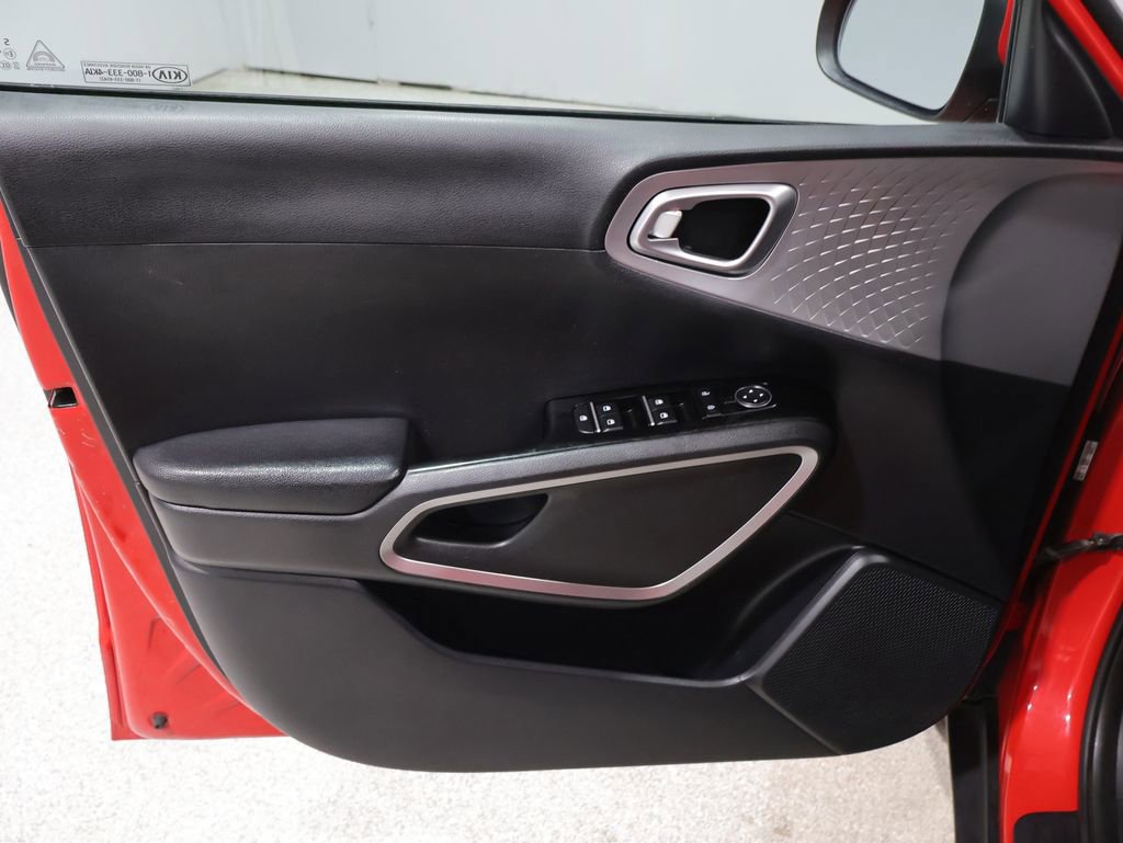 Used 2021 Kia Soul LX FWD image 19